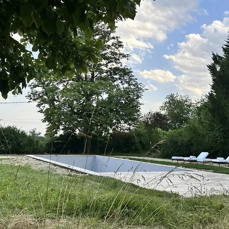 Domaine Du Cedre Eternel Holiday home Saint-Colomb-de-Lauzun